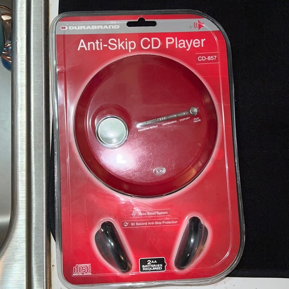 NEW Vintage, anti-skip CD player - Picture 1 of 3